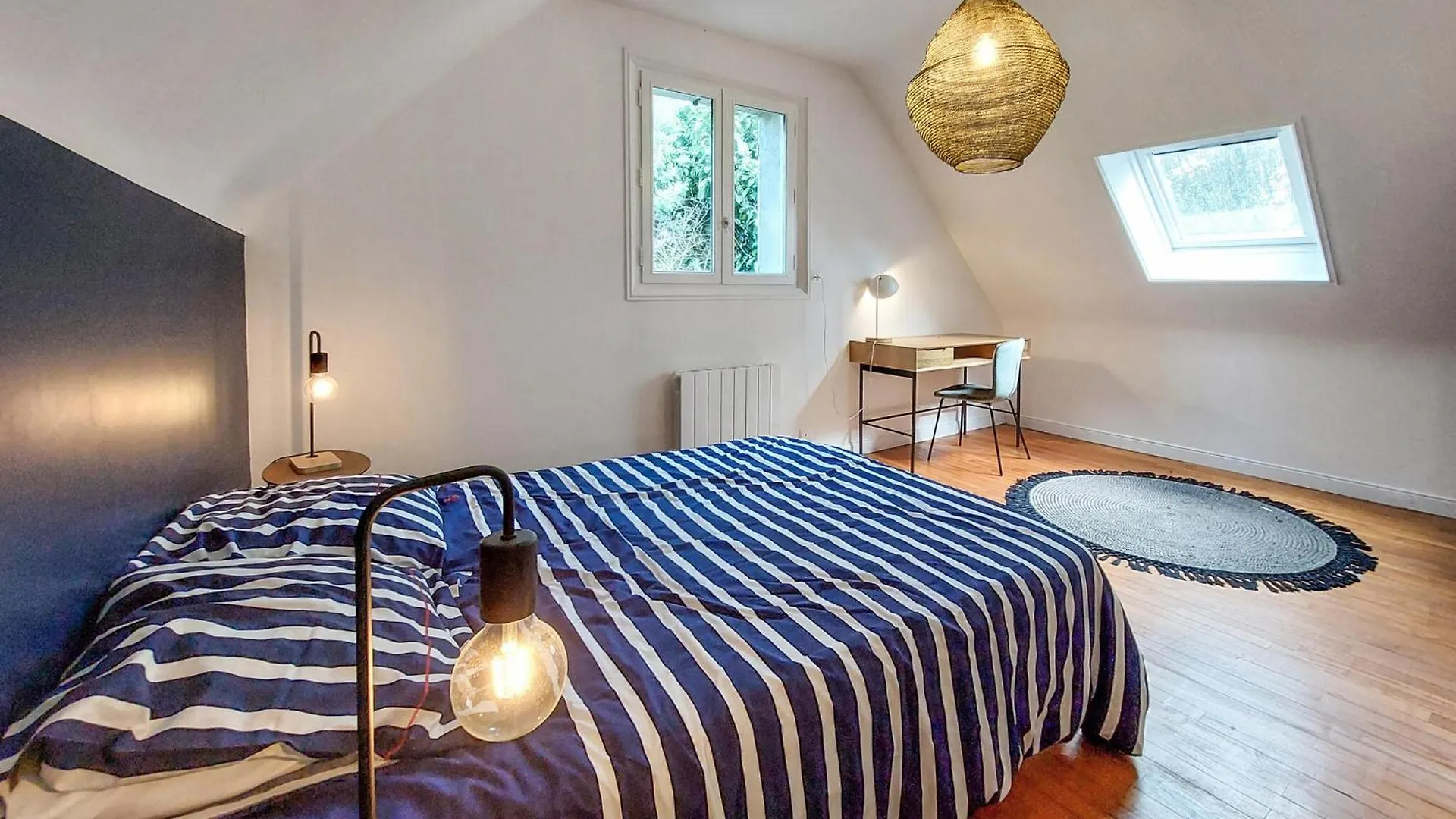 بيت للعطل Amazing Home In Ploubezre فرنسا