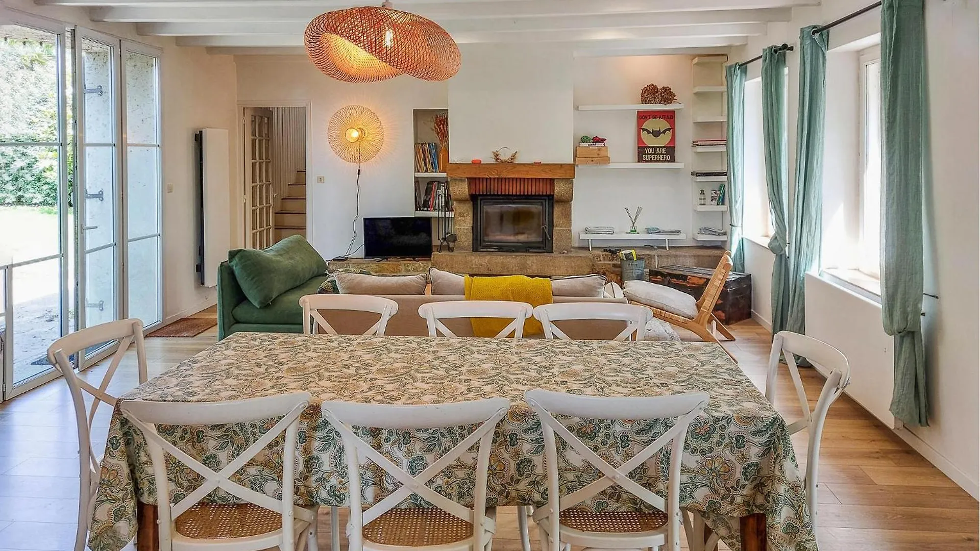 Amazing Home In Ploubezre فرنسا