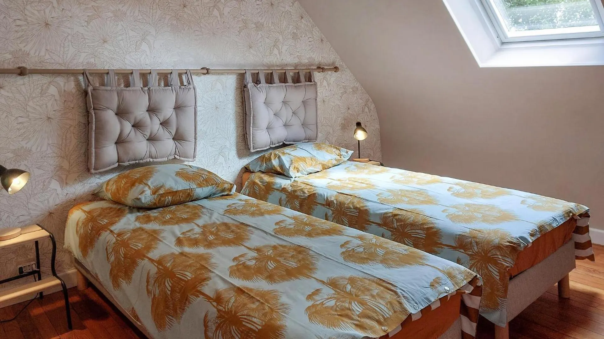 Amazing Home In Ploubezre بيت للعطل