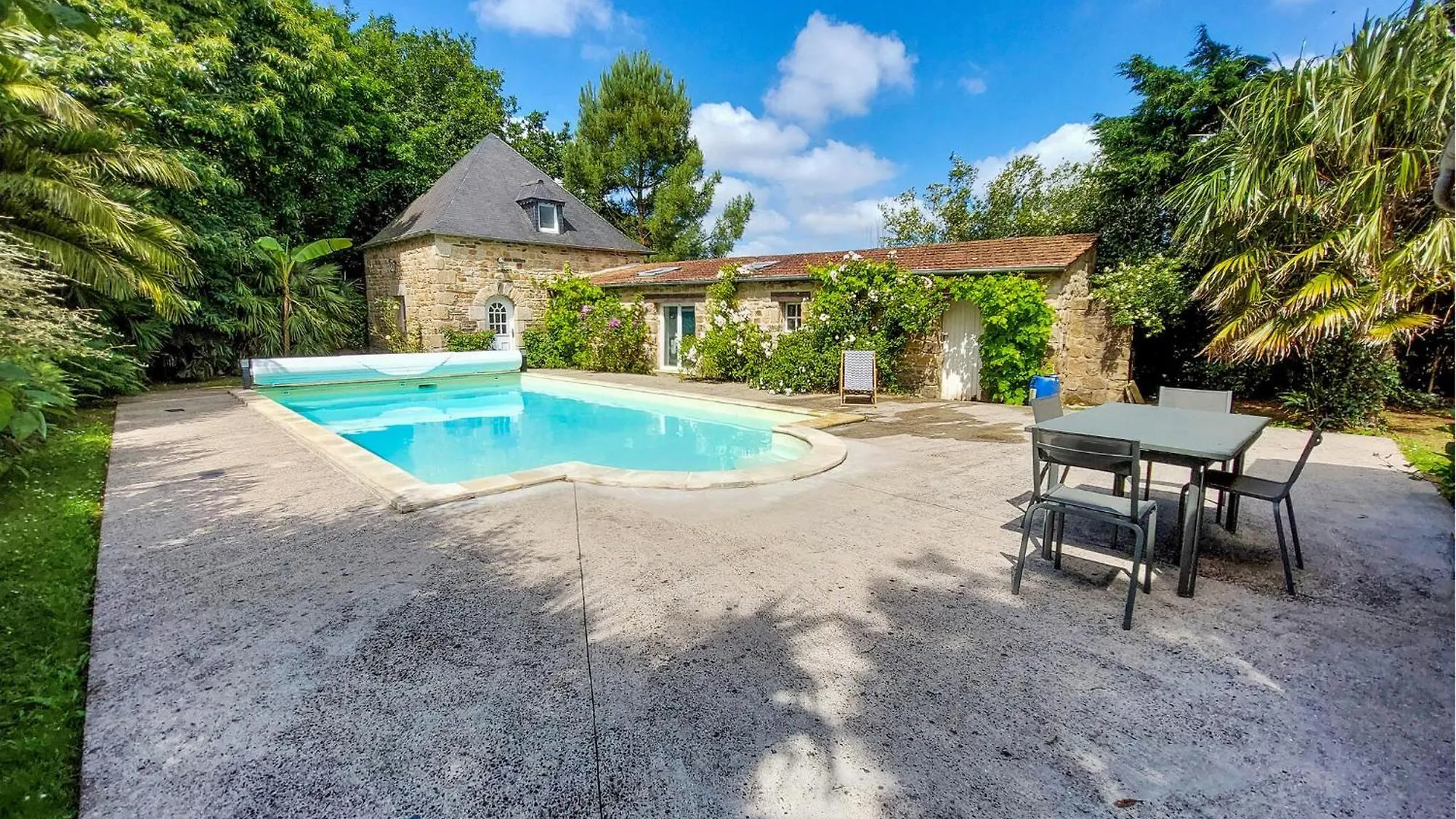 Amazing Home In Ploubezre